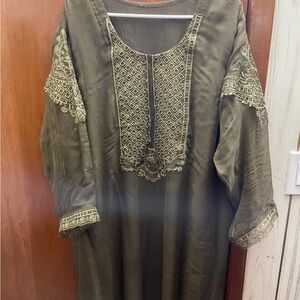 Elegant Olive Green Embroidered Dress
Women 3 pcs plus size suit